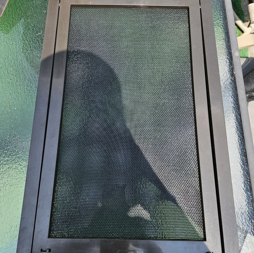 PET SAFE screen door